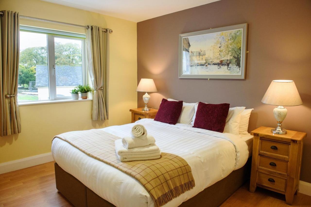 Waterfront Self Catering Houses Carrick on Shannon Exteriör bild