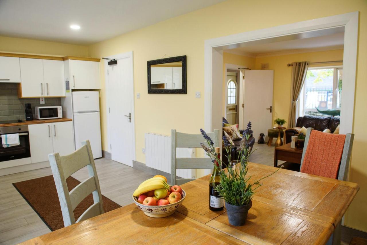 Waterfront Self Catering Houses Carrick on Shannon Exteriör bild