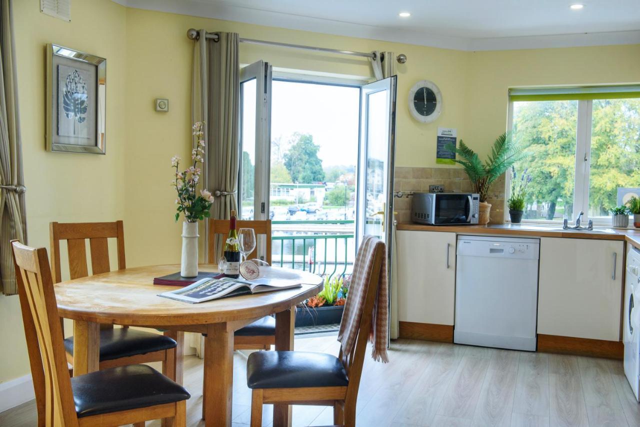 Waterfront Self Catering Houses Carrick on Shannon Exteriör bild