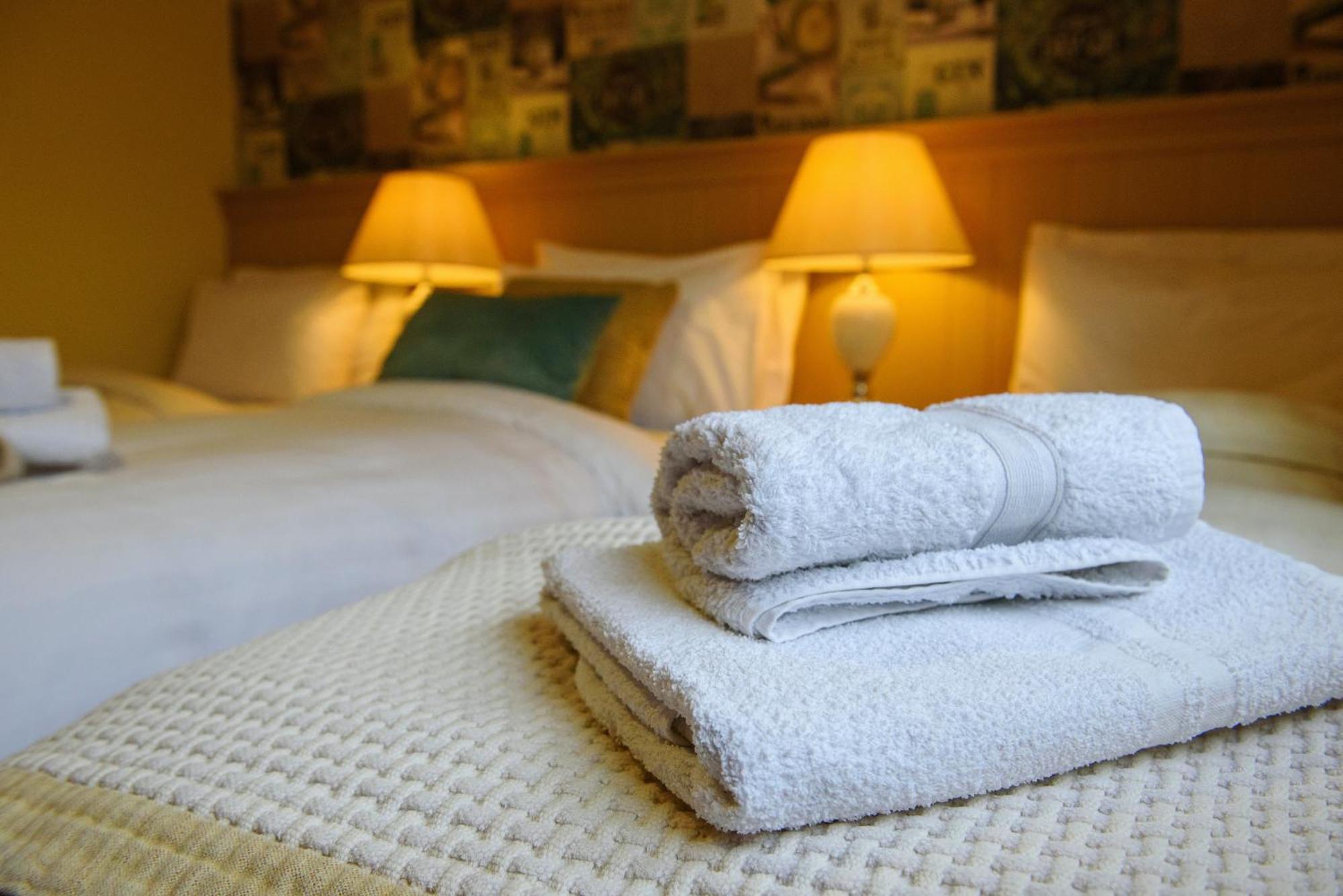 Waterfront Self Catering Houses Carrick on Shannon Exteriör bild